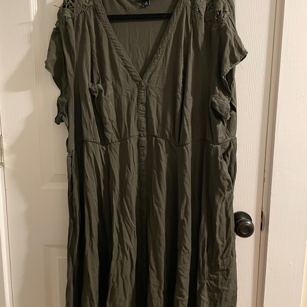 Olive green dress with pockets!